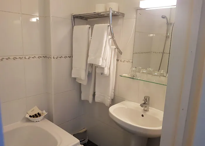 Victoria Park Lodge Leamington Spa